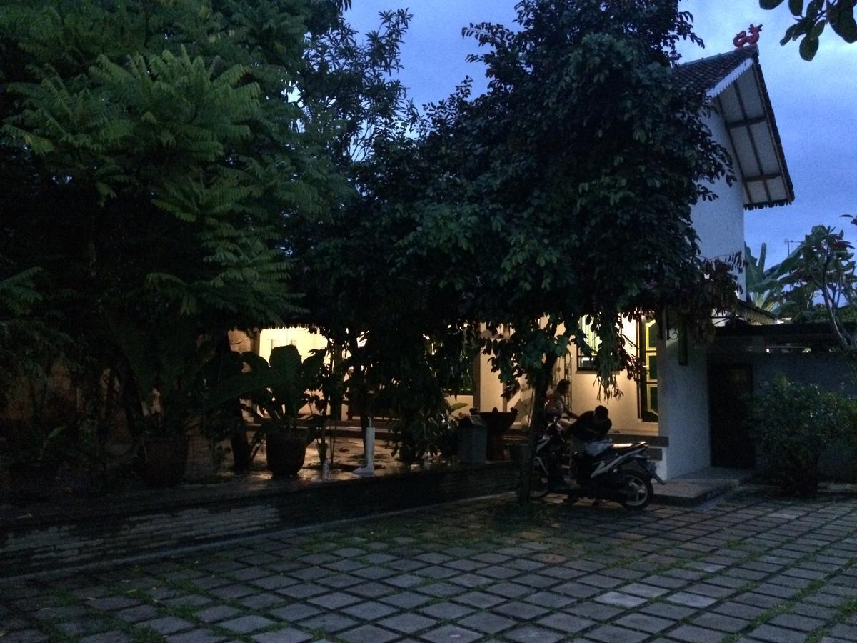 Sonosewu Guesthouse Yogyakarta Exterior photo